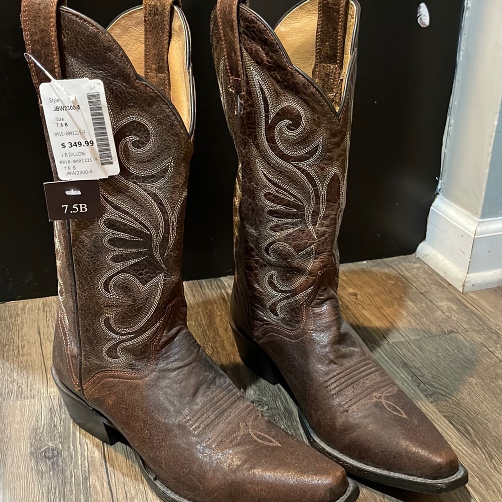 Authentic Cowgirl Leather boots. new with tags
